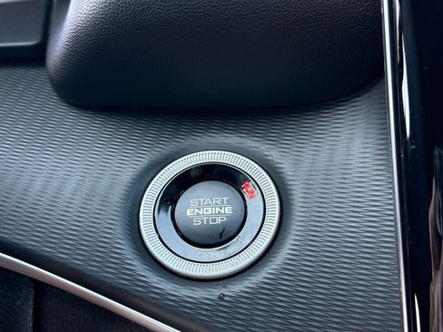 New 2025 Jeep Grand Cherokee Laredo X w/ Luxury Tech Group I image 17