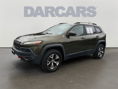 Used 2015 Jeep Cherokee Trailhawk w/ Leather Interior Group image 3