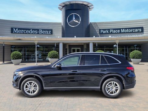 Certified 2025 Mercedes-Benz GLC 300 image 3