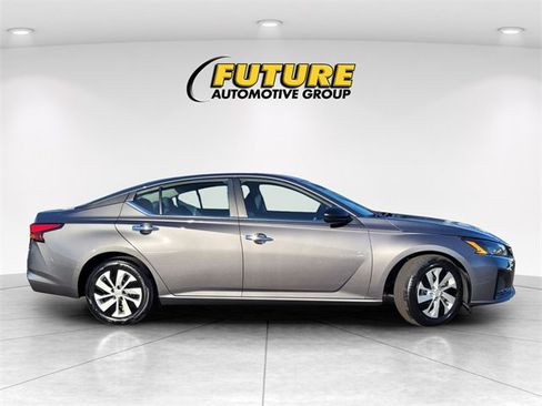 Certified 2025 Nissan Altima 2.5 S image 3