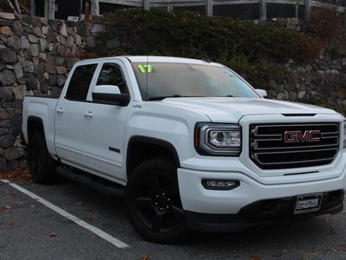 Used 2017 GMC Sierra 1500 SLE w/ SLE Value Package image 4