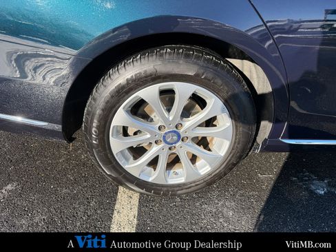 Used 2017 Mercedes-Benz E 300 4MATIC image 14