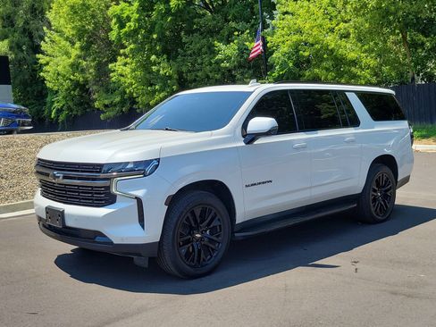 Used 2021 Chevrolet Suburban RST w/ Luxury Package AWD/4WD image 5