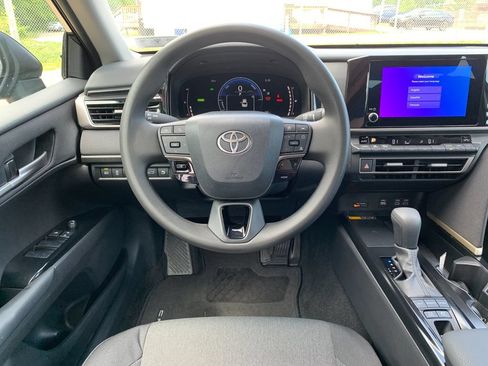 Used 2026 Toyota Camry LE FWD image 17
