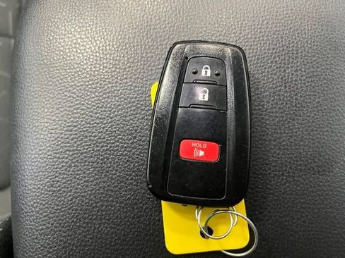 Used 2024 Toyota RAV4 XLE FWD image 27