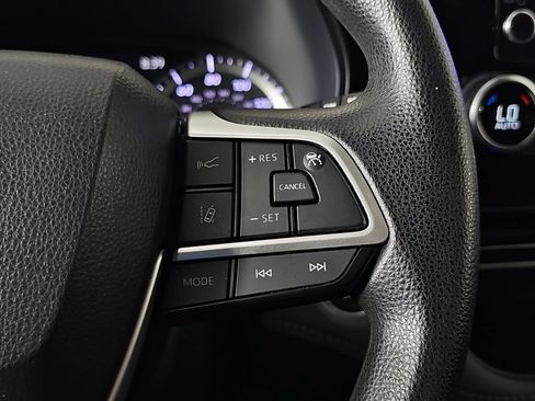 Used 2023 Toyota Highlander L FWD image 17