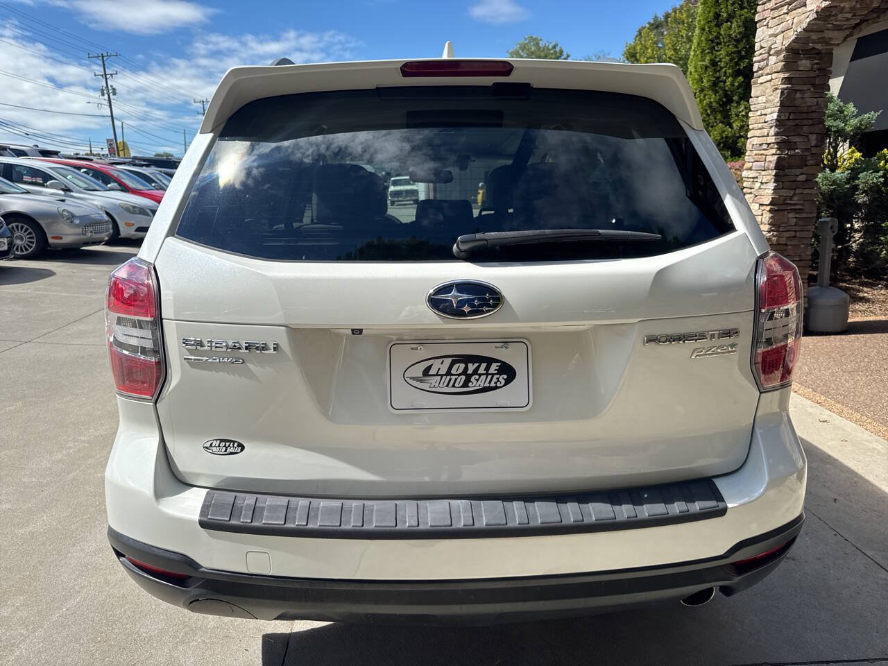 Used 2016 Subaru Forester 2.5i Touring w/ Eyesight & Navigation System AWD/4WD image 4