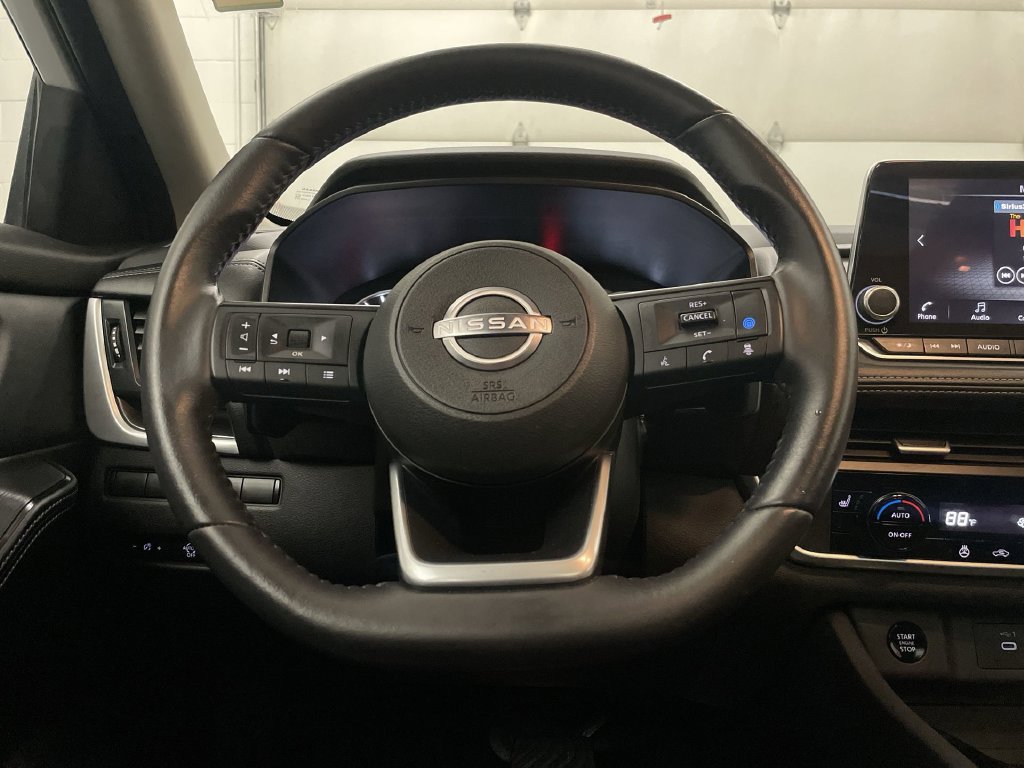 Used 2024 Nissan Rogue SV w/ SV Premium Package AWD/4WD image 5