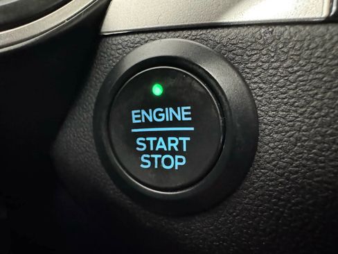 Used 2020 Ford Escape SE image 17