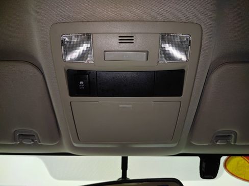 Used 2017 Toyota Tacoma SR5 image 23