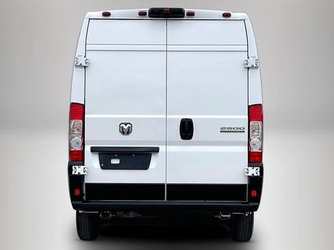 Used 2025 RAM ProMaster 2500 w/ Convenience Group FWD image 6