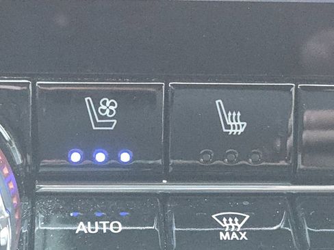 Used 2024 GMC Canyon AT4X image 7