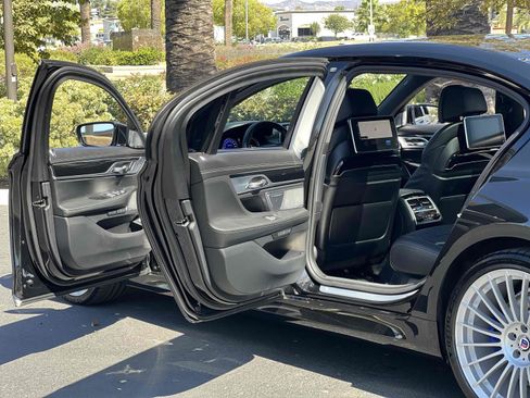 Used 2018 BMW ALPINA B7 xDrive image 65
