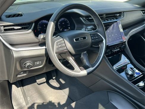 Used 2022 Jeep Grand Cherokee Altitude image 14