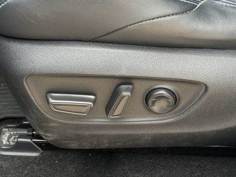 Used 2023 Toyota RAV4 XSE AWD/4WD image 27