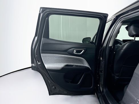 Used 2022 Jeep Compass Latitude image 25