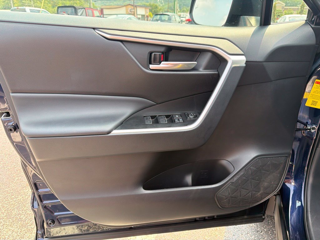 Used 2025 Toyota RAV4 XLE w/ Convenience Package FWD image 13