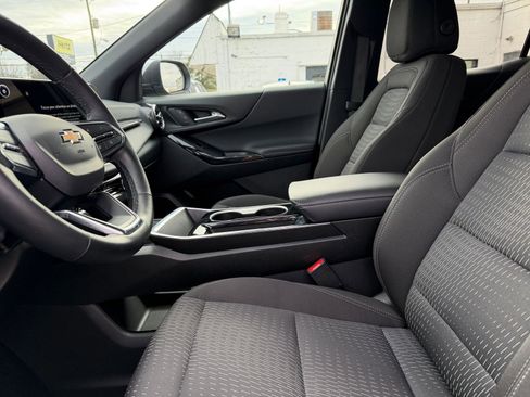 Used 2025 Chevrolet Equinox LT image 25