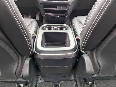 Certified 2026 Chrysler Pacifica Select w/ S Appearance Package image 39