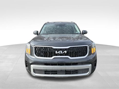 Used 2024 Kia Telluride EX image 11