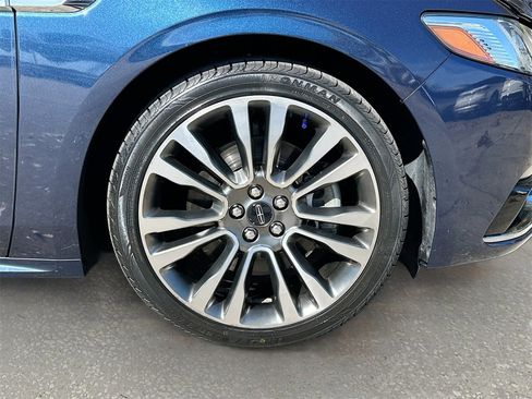 Used 2017 Lincoln Continental Reserve image 32