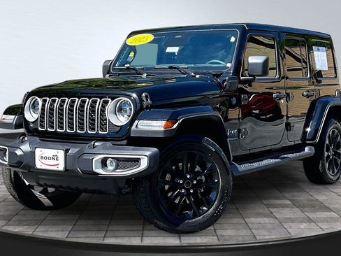 Certified 2025 Jeep Wrangler Unlimited Sahara AWD/4WD image 12