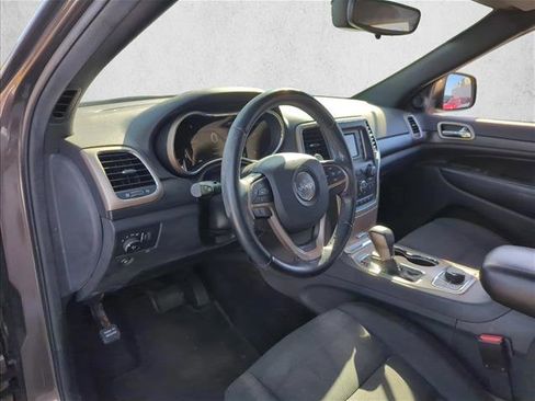 Used 2017 Jeep Grand Cherokee Laredo w/ Quick Order Package 23E image 14