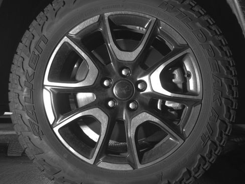Used 2025 Jeep Compass Trailhawk AWD/4WD image 13