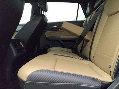 Used 2021 Volkswagen Atlas Cross Sport SE w/ Panoramic Sunroof Package FWD image 18