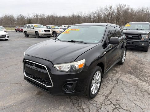 Used 2014 Mitsubishi Outlander Sport ES image 2