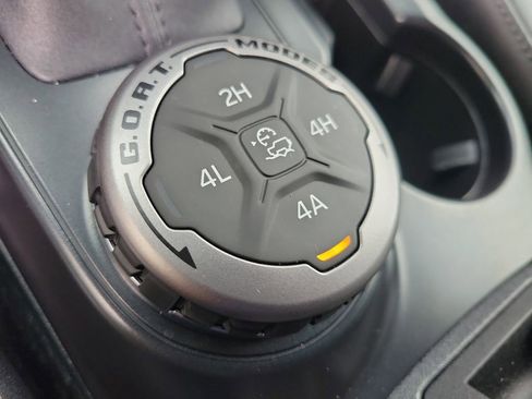 Used 2024 Ford Bronco Everglades image 29