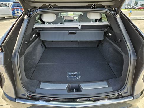 New 2025 Cadillac Lyriq Luxury image 12