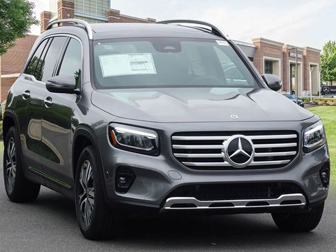 New 2025 Mercedes-Benz GLB 250 4MATIC image 3