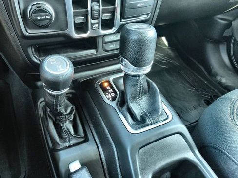 Used 2026 Jeep Wrangler Unlimited Sport AWD/4WD image 19