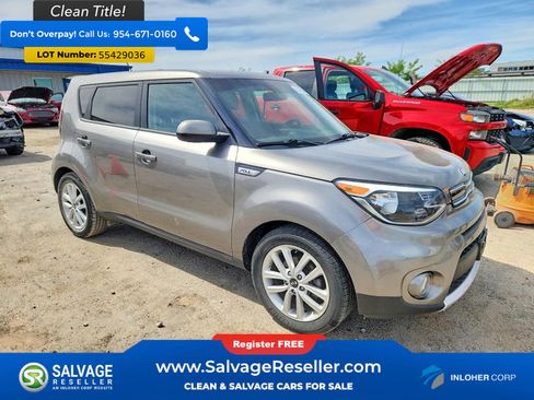Used 2017 Kia Soul + FWD image 5