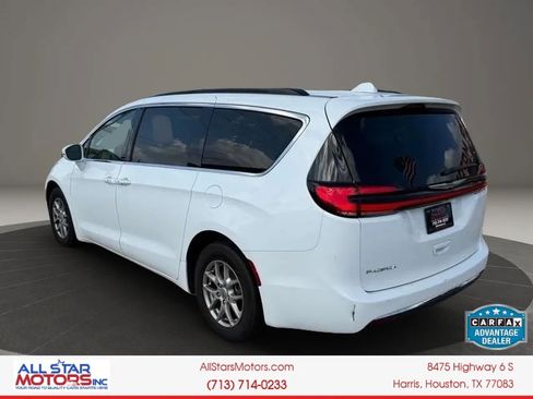 Used 2022 Chrysler Pacifica Touring FWD image 9