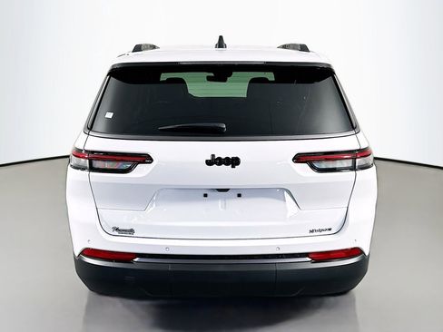 New 2026 Jeep Grand Cherokee L 2WD image 6