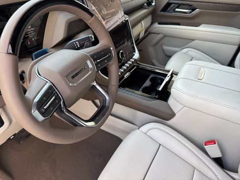 New 2026 GMC Yukon Denali w/ Denali Reserve Package image 9