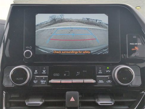 Certified 2023 Toyota Highlander LE image 19