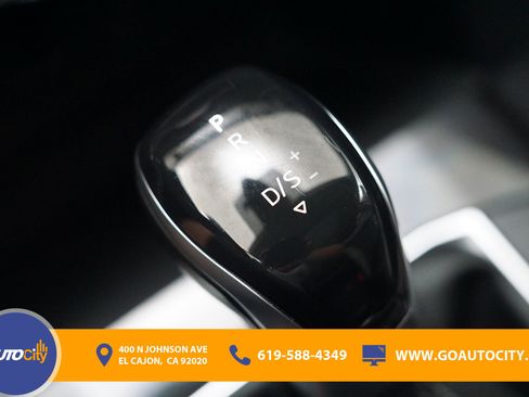 Used 2023 Volkswagen Taos SEL image 25