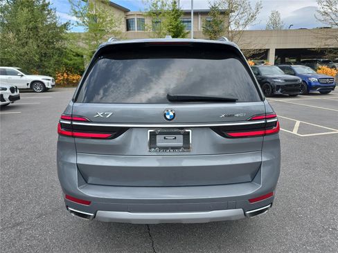Used 2023 BMW X7 xDrive40i w/ Premium Package AWD/4WD image 4