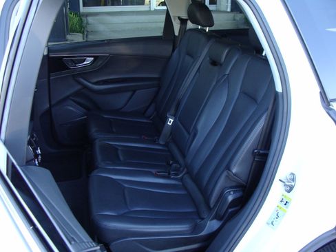 Used 2019 Audi Q7 3.0T Prestige w/ Prestige Package image 8