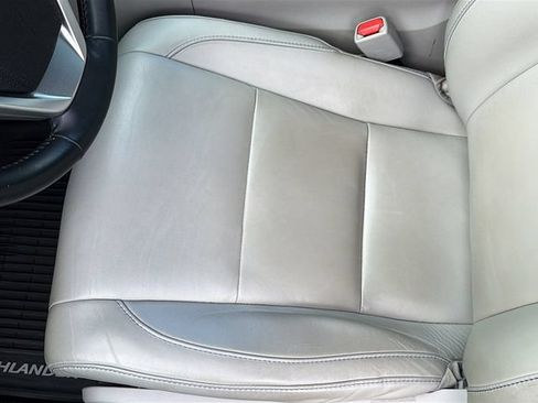 Used 2015 Toyota Highlander XLE AWD/4WD image 20