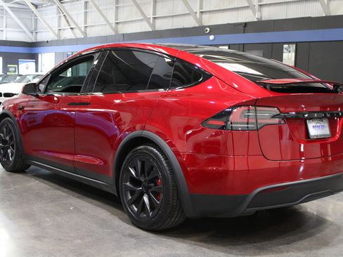 Used 2023 Tesla Model X Plaid image 11