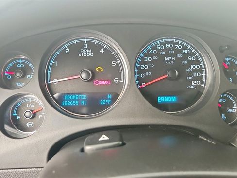 Used 2009 Chevrolet Suburban LS image 17