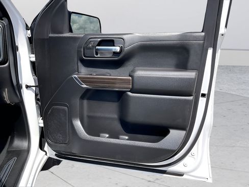 Used 2022 Chevrolet Silverado 1500 RST RWD image 29