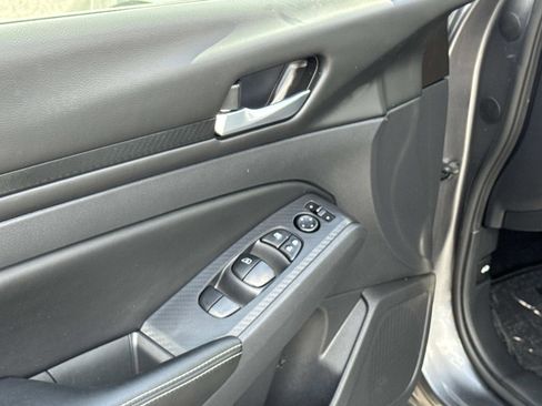 Used 2025 Nissan Altima 2.5 SV FWD image 20