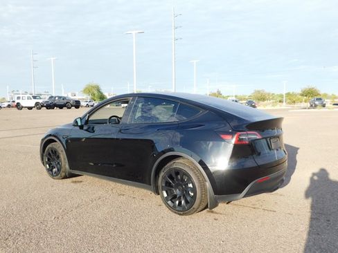 Used 2023 Tesla Model Y Long Range AWD/4WD image 5