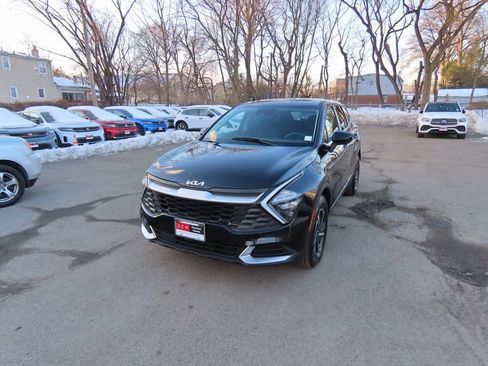 Used 2023 Kia Sportage LX image 1