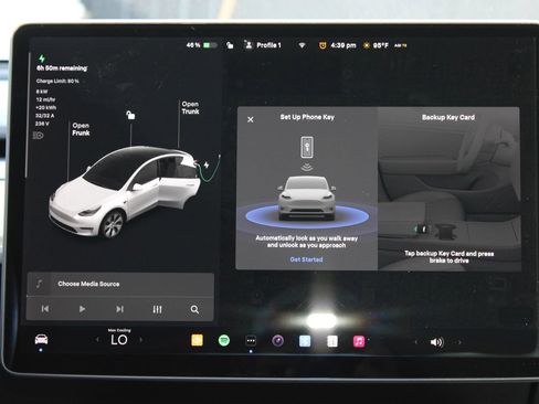 Used 2021 Tesla Model Y Long Range AWD/4WD image 31